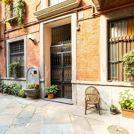 Piazza Castello Elegant Apartment