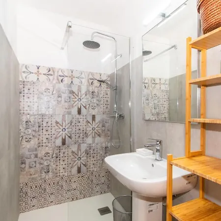 Piazza Castello Elegant Apartment *