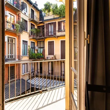 Piazza Castello Elegant Apartment