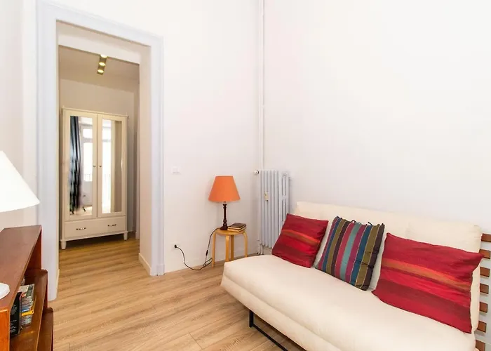 Piazza Castello Elegant Apartment *